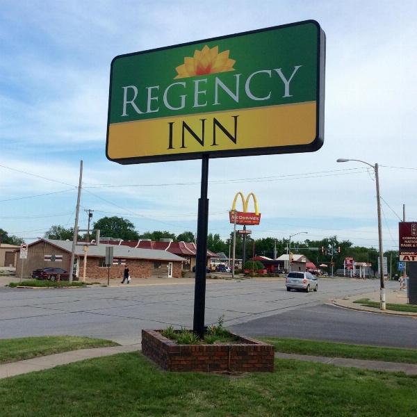 Regency Inn Iola image 13